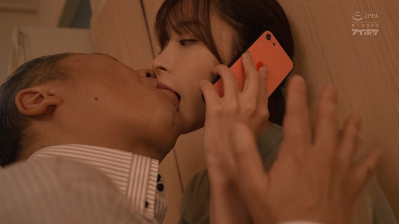 MVSD-529-C 夏休み…久々に帰省したボクは… 親父の再婚相手（元愛人）の汗ばむ豊満な爆乳とフェロモンに性